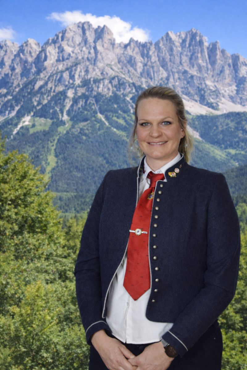  Julia GEIR